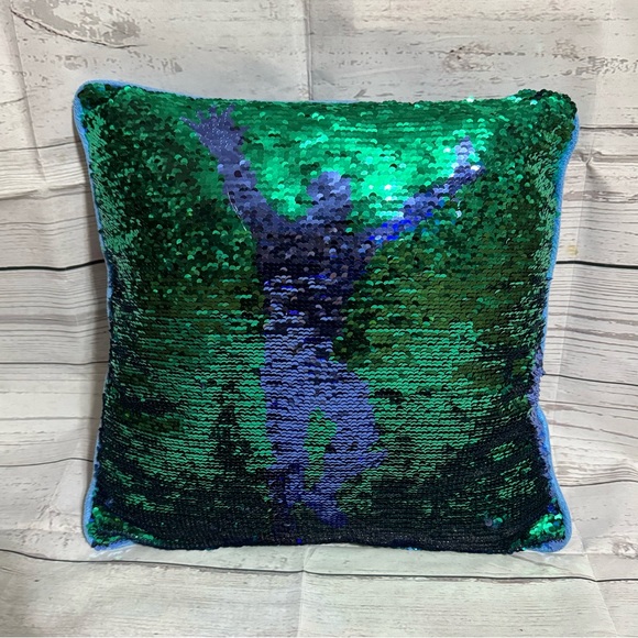 Fortnite Best Mates 2 dance poses reversible sequin decorative throw pillow - Picture 3 of 7